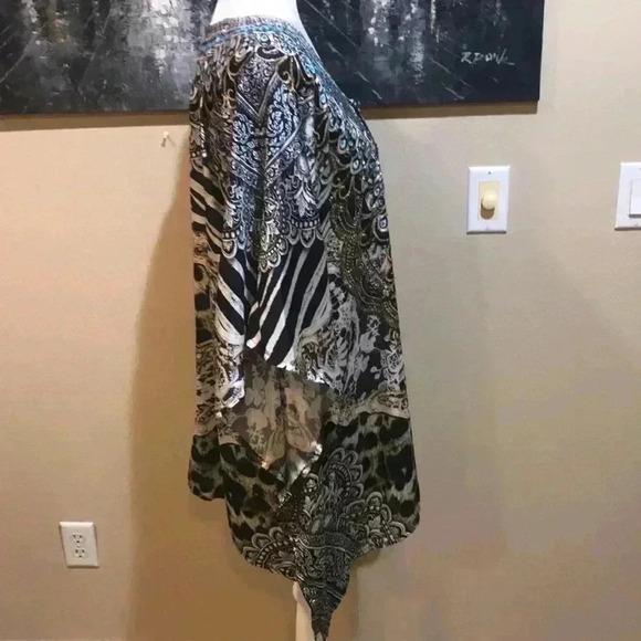 Sakkas Kaftan Mixed Animal print with Intricate Beading V Neck Top-One Size - Picture 4 of 12